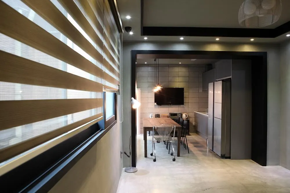 24 Guesthouse Garosugil - Gangnam Seoul