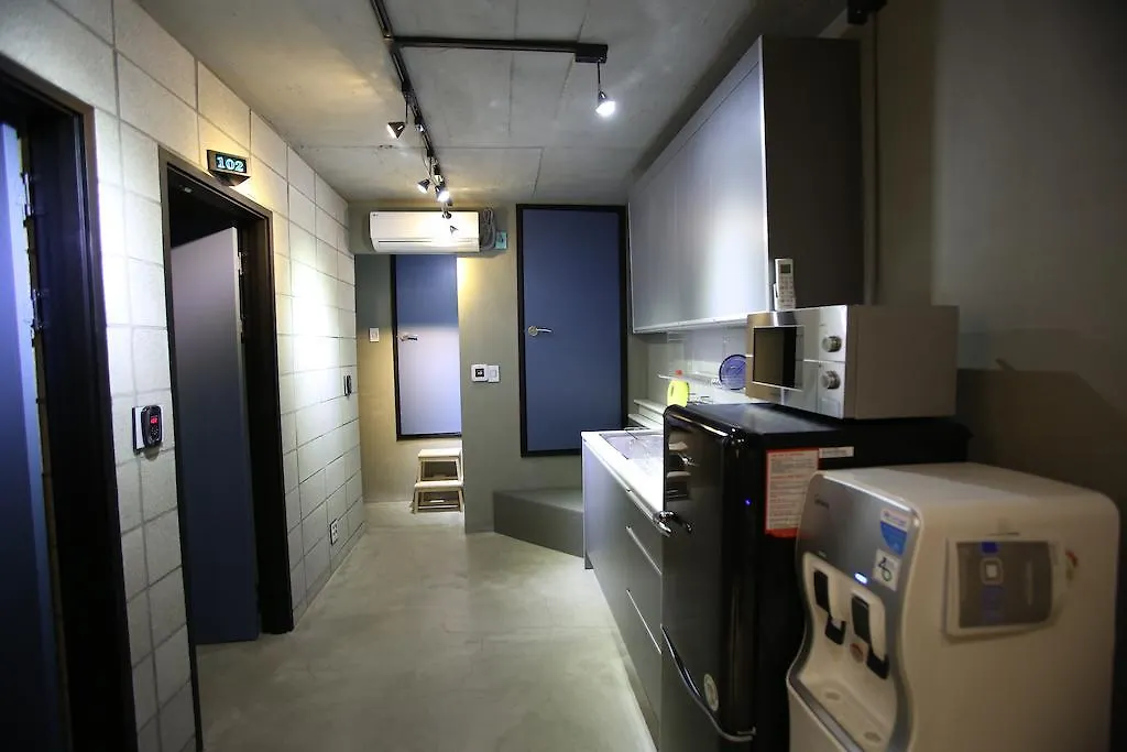 24 Guesthouse Garosugil - Gangnam Seoul Guest house
