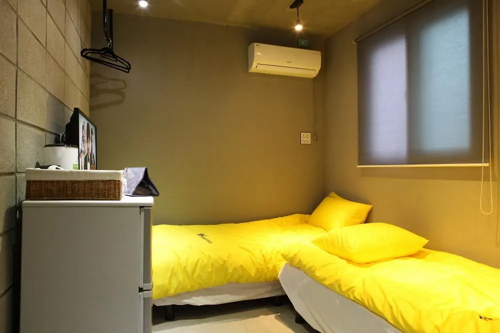 24 Guesthouse Garosugil - Gangnam Seoul Guest house