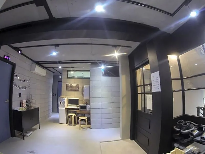 24 Guesthouse Garosugil - Gangnam Seoul